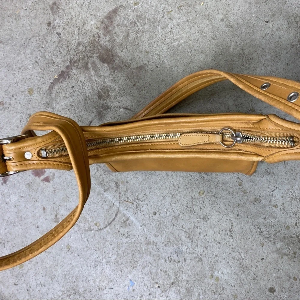 Coach Leather Vintage Bag L8P - 9997 Carmel crossbody shoulder